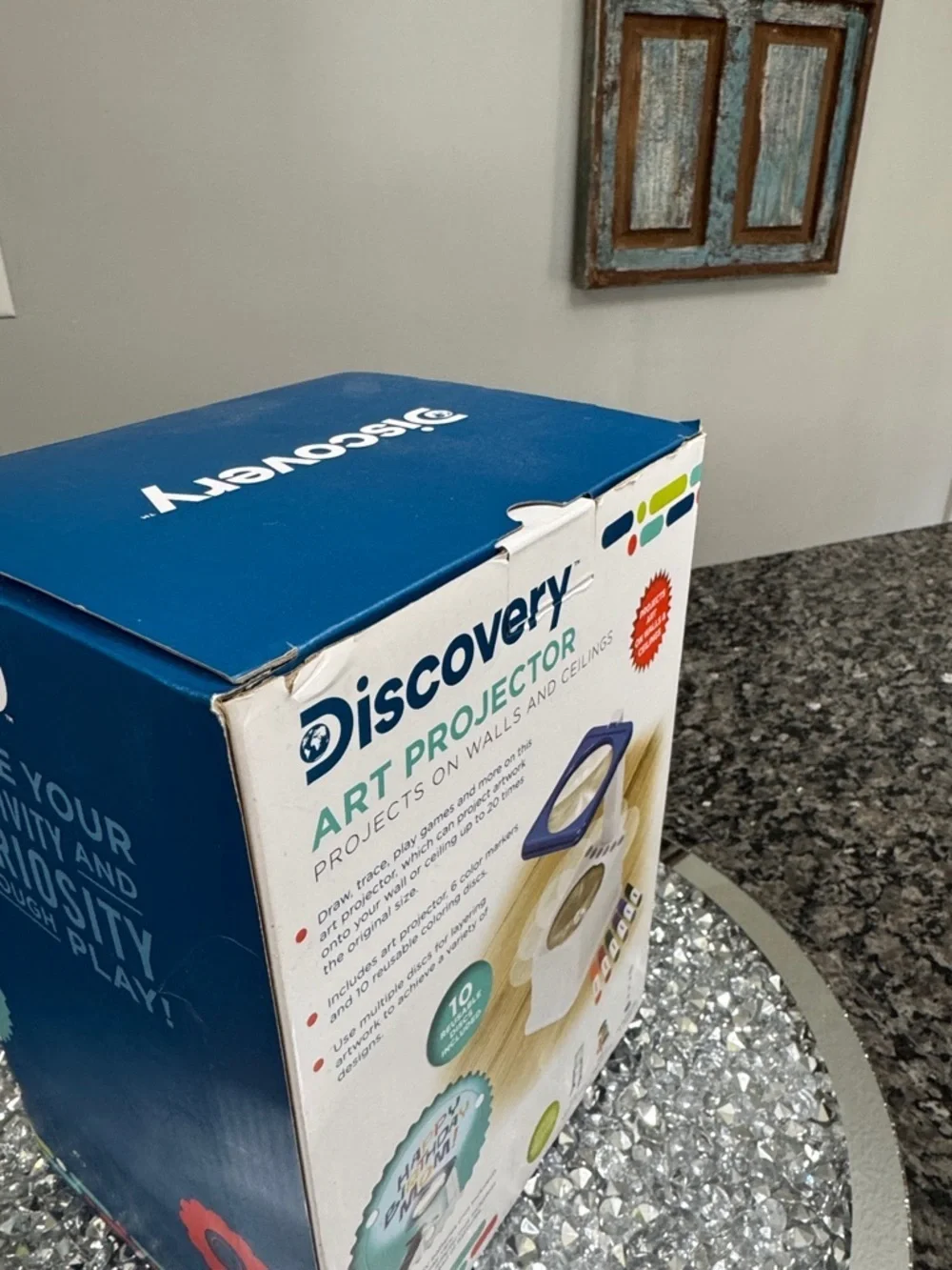 Discovery Art Projector — White with Blue Trim and Multicolor Markers New